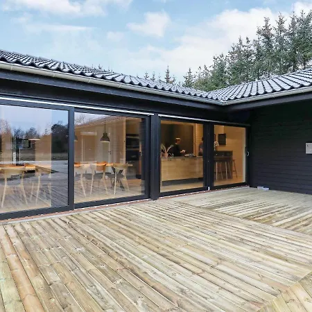 Luxurious Holiday In Lb K With Whirlpool Semesterbostad Ålbæk